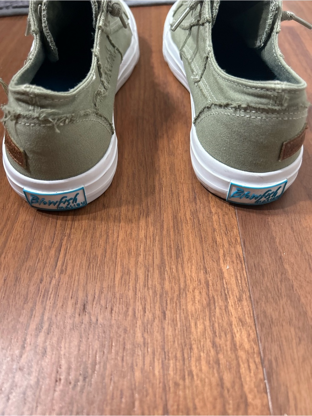 Blowfish Olive Green Canvas Low-Top Sneakers with White Sole - Picture 3 of 4